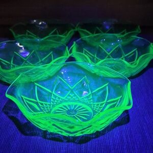 Vintage Uranium Vaseline Glass Bowls - Set of 5
